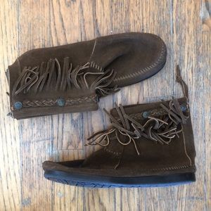 Minnetonka High Top Back Zip Moccasins - Sz 10